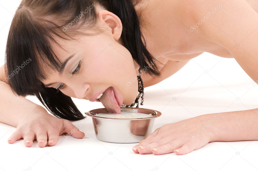 Худенькую молодую студентку покормили спермой после красивого секса